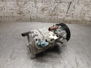 Gebruikte Aircopomp Volkswagen Polo VI (AW1) 1.0 MPI 12V Prijs op aanvraag aangeboden door Autohandel-Smet Gebroeders NV