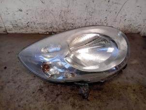 Gebruikte Koplamp rechts Citroen C1 1.0 12V Prijs op aanvraag aangeboden door Autohandel-Smet Gebroeders NV