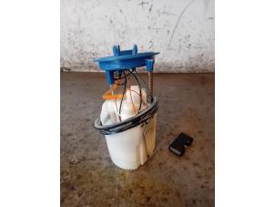 Gebruikte Tank element Pomp Volkswagen Polo VI (AW1) 1.0 MPI 12V Prijs op aanvraag aangeboden door Autohandel-Smet Gebroeders NV