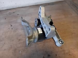 Gebruikte Motorrubber Jaguar E-Pace 2.0 D 180 16V AWD Prijs € 60,50 Inclusief btw aangeboden door Autohandel-Smet Gebroeders NV