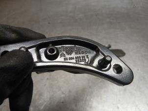 Gebruikte Schuifdeurrol rechts Citroen Berlingo 1.6 Hdi, BlueHDI 75 Prijs € 24,20 Inclusief btw aangeboden door Autohandel-Smet Gebroeders NV