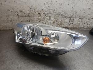 Gebruikte Rechter Koplamp Ford B-Max (JK8) 1.0 EcoBoost 12V 125 Prijs € 121,00 Inclusief btw aangeboden door Autohandel-Smet Gebroeders NV