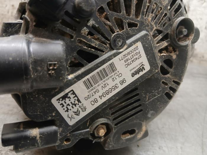 Dynamo van een Opel Corsa F (UB/UH/UP) 1.2 12V 75 2021