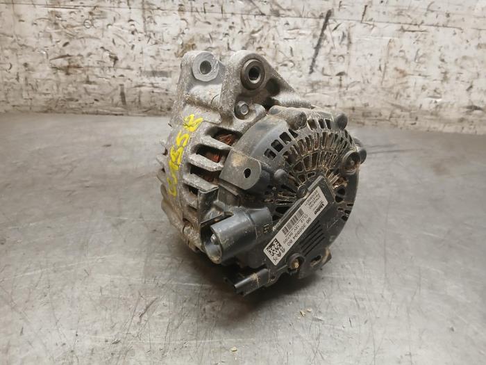 Dynamo van een Opel Corsa F (UB/UH/UP) 1.2 12V 75 2021
