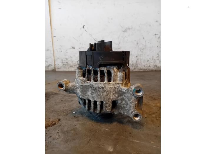 Gebruikte Dynamo Fiat Punto Evo (199) 1.4 Prijs op aanvraag aangeboden door Autohandel-Smet Gebroeders NV