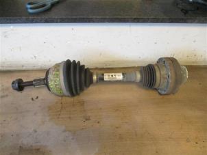 Gebruikte Steekas links-voor Volkswagen Amarok 3.0 TDI V6 24V 4Motion Prijs op aanvraag aangeboden door Autohandel-Smet Gebroeders NV