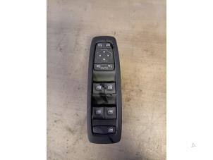 Gebruikte Schakelblok ruiten Renault Megane IV (RFBB) 1.8 TCe 16V RS Trophy Prijs € 121,00 Inclusief btw aangeboden door Autohandel-Smet Gebroeders NV