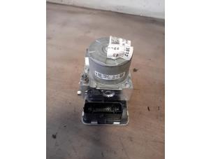 Gebruikte ABS Pomp Renault Megane IV (RFBB) 1.8 TCe 16V RS Trophy Prijs € 302,50 Inclusief btw aangeboden door Autohandel-Smet Gebroeders NV