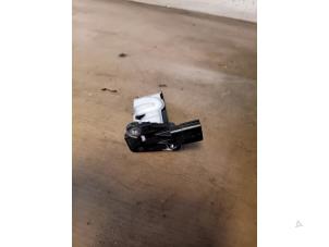 Gebruikte Luchthoeveelheidsmeter Renault Megane IV (RFBB) 1.8 TCe 16V RS Trophy Prijs € 60,50 Inclusief btw aangeboden door Autohandel-Smet Gebroeders NV