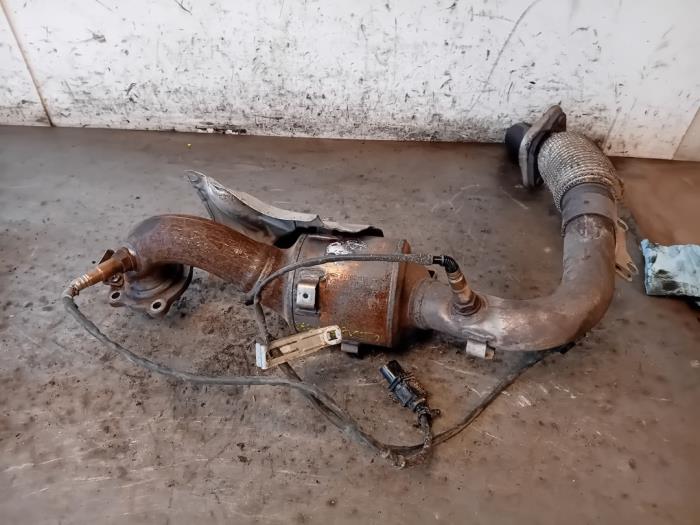 Gebruikte Katalysator Ford Transit Courier 1.0 Ti-VCT EcoBoost 12V Prijs op aanvraag aangeboden door Autohandel-Smet Gebroeders NV
