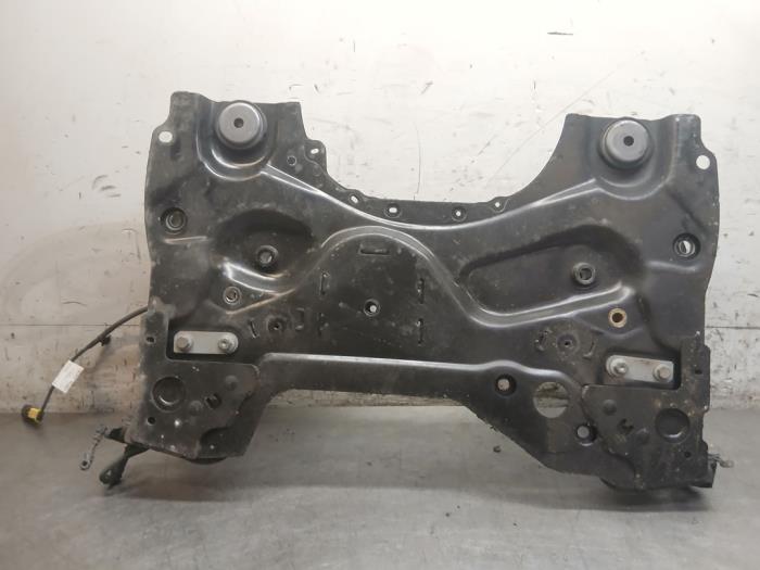 Gebruikte Subframe Peugeot 508 (F3/FB/FH/FP) 1.6 16V Hybrid 225 Prijs € 242,00 Inclusief btw aangeboden door Autohandel-Smet Gebroeders NV