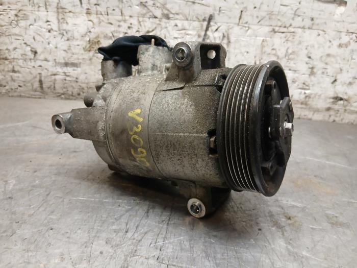 Aircopomp van een Volkswagen Polo V (6R) 1.4 TDI 2014