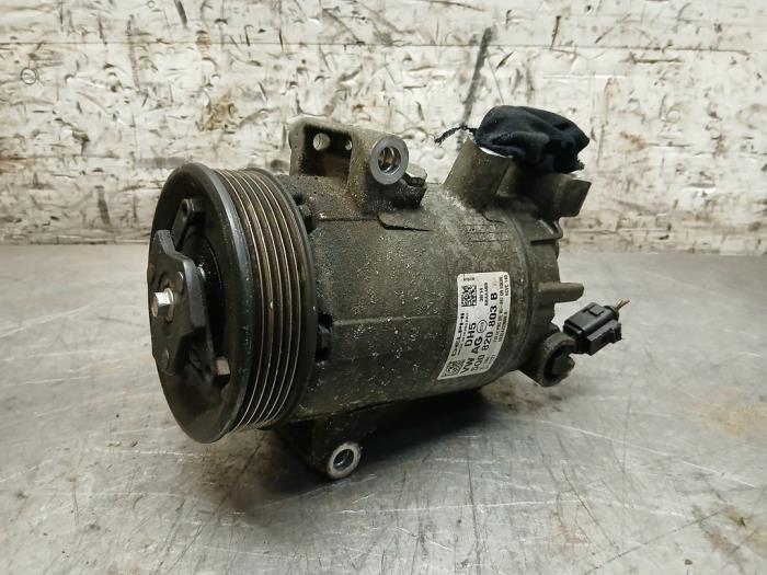 Aircopomp van een Volkswagen Polo V (6R) 1.4 TDI 2014