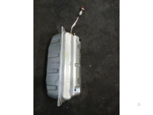 Gebruikte Tank Mercedes SLK (R172) 2.1 250 CDI, 250d 16V Prijs € 242,00 Inclusief btw aangeboden door Autohandel-Smet Gebroeders NV