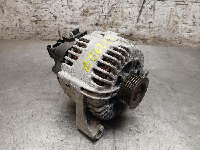 Gebruikte Dynamo Mini Countryman (R60) Prijs € 90,75 Inclusief btw aangeboden door Autohandel-Smet Gebroeders NV