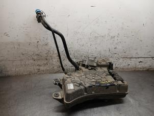 Gebruikte Adblue tank Opel Astra K Sports Tourer 1.5 CDTi 122 12V Prijs € 332,75 Inclusief btw aangeboden door Autohandel-Smet Gebroeders NV