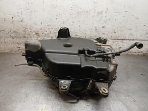 Gebruikte Adblue tank Ford Transit 2.0 TDCi 16V Eco Blue 170 Prijs € 363,00 Inclusief btw aangeboden door Autohandel-Smet Gebroeders NV