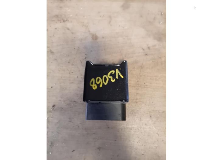 Gebruikte Brandstofpomp module Volkswagen Polo VI (AW1) 1.0 TSI 12V Prijs € 48,40 Inclusief btw aangeboden door Autohandel-Smet Gebroeders NV