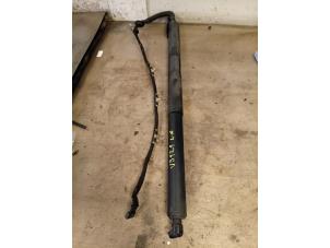 Gebruikte Amortisseur links-achter BMW X3 (F25) xDrive20d 16V Prijs € 181,50 Inclusief btw aangeboden door Autohandel-Smet Gebroeders NV