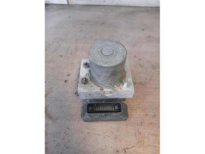Gebruikte ABS Pomp Mercedes Sprinter 3,5t (906.63) 316 CDI 16V 4x4 Prijs op aanvraag aangeboden door Autohandel-Smet Gebroeders NV
