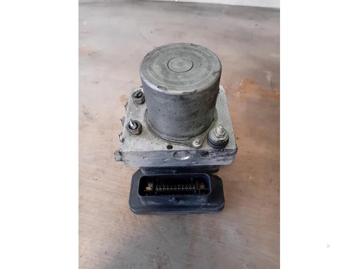Gebruikte ABS Pomp Ford Transit 2.0 TDCi 16V Eco Blue 170 Prijs op aanvraag aangeboden door Autohandel-Smet Gebroeders NV