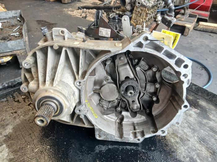 Gebruikte Versnellingsbak Volkswagen Transporter T6 2.0 TDI Prijs op aanvraag aangeboden door Autohandel-Smet Gebroeders NV