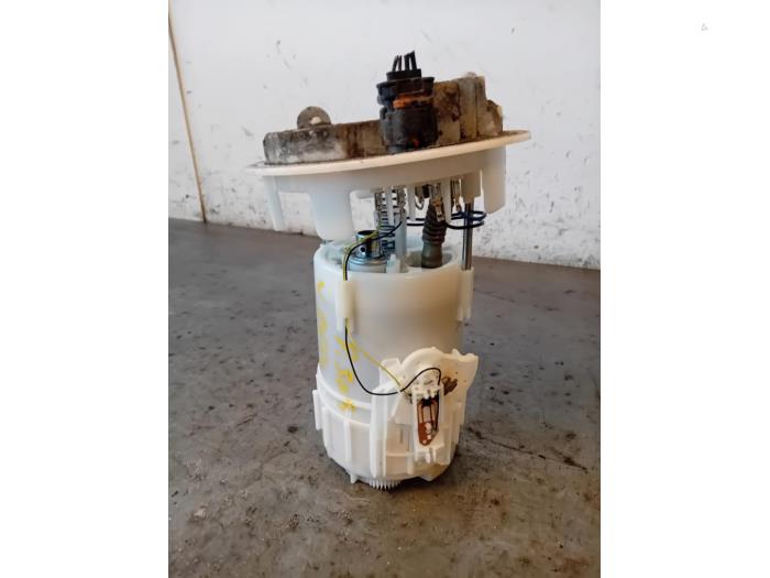 Gebruikte Tank element Pomp Peugeot 208 I (CA/CC/CK/CL) 1.2 Vti 12V PureTech Prijs op aanvraag aangeboden door Autohandel-Smet Gebroeders NV