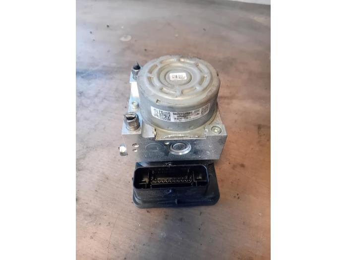 Gebruikte ABS Pomp Peugeot 208 I (CA/CC/CK/CL) 1.2 Vti 12V PureTech Prijs op aanvraag aangeboden door Autohandel-Smet Gebroeders NV