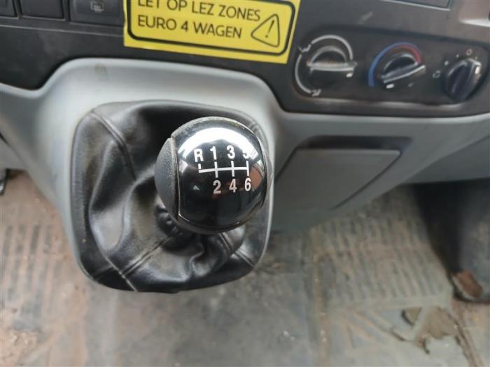 Gebruikte Versnellingsbak Ford Transit 2.2 TDCi 16V Prijs op aanvraag aangeboden door Autohandel-Smet Gebroeders NV