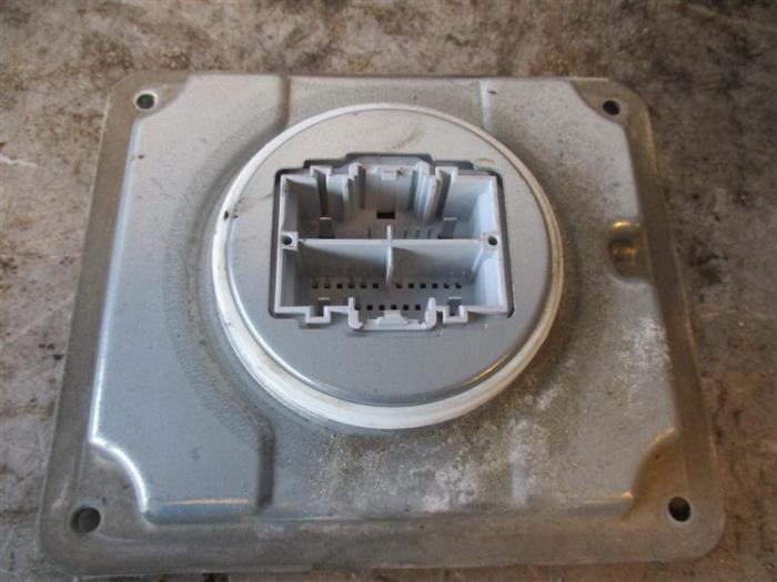 Gebruikte Xenon module Ford Puma 1.5 EcoBoost 12V ST Prijs op aanvraag aangeboden door Autohandel-Smet Gebroeders NV
