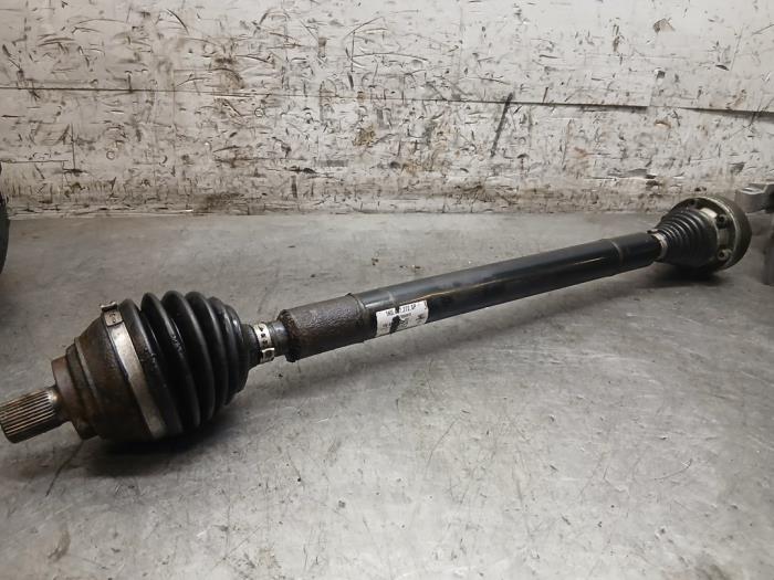 Gebruikte Aandrijfas rechts-voor Seat Leon (5FB) 1.6 TDI 16V Prijs € 181,50 Inclusief btw aangeboden door Autohandel-Smet Gebroeders NV