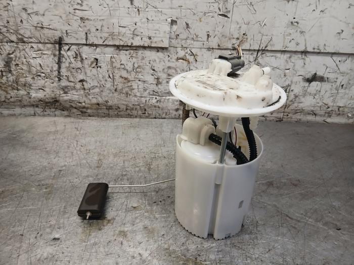 Gebruikte Tank element Pomp Renault Megane III Grandtour (KZ) 1.2 16V TCE 130 Prijs € 60,50 Inclusief btw aangeboden door Autohandel-Smet Gebroeders NV