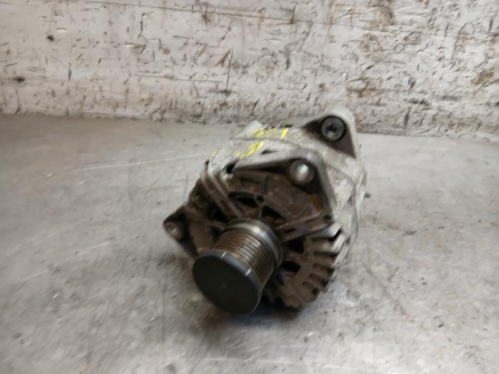 Gebruikte Alternator Mercedes C (W205) C-200 1.6 CDI BlueTEC, C-200 d 16V Prijs € 211,75 Inclusief btw aangeboden door Autohandel-Smet Gebroeders NV
