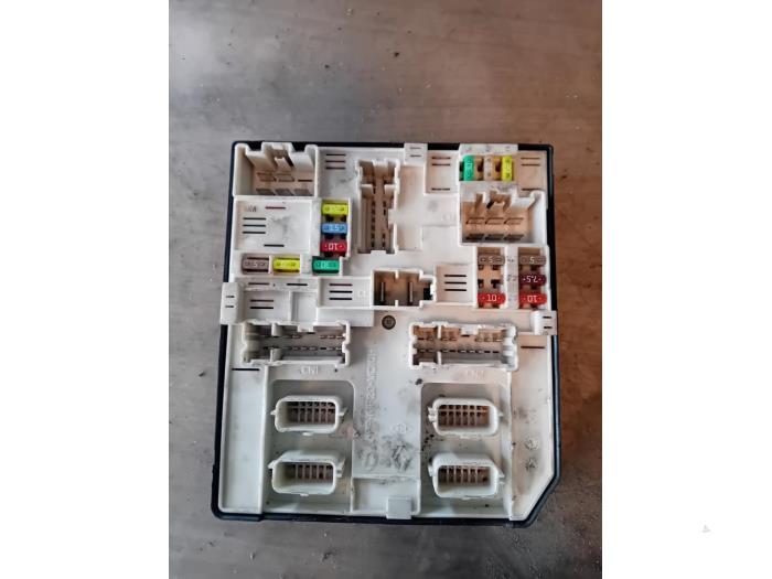 Gebruikte BCM Nissan NV 400 (M9J) 2.3 dCi 125 16V Prijs op aanvraag aangeboden door Autohandel-Smet Gebroeders NV
