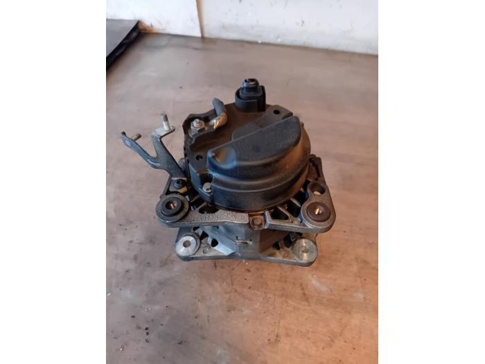 Gebruikte Dynamo Seat Ibiza IV SC (6J1) 1.2 12V Prijs op aanvraag aangeboden door Autohandel-Smet Gebroeders NV