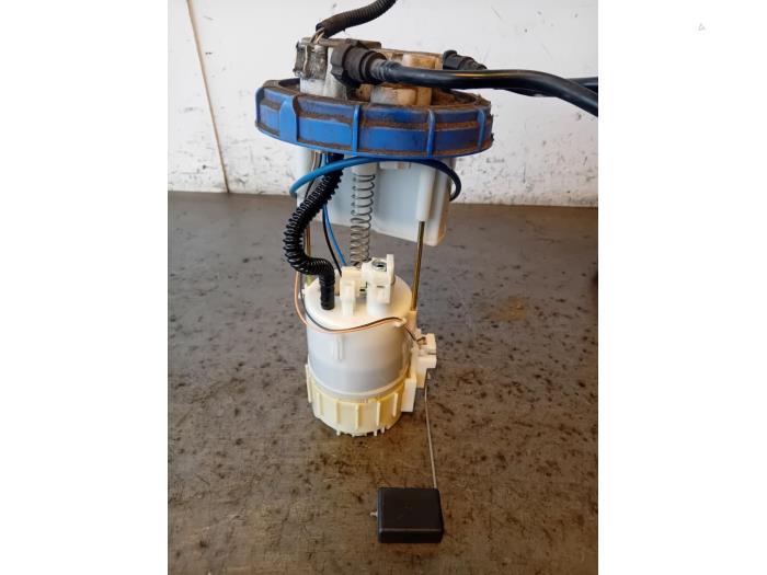 Gebruikte Tank element Pomp Opel Astra H SW (L35) 1.7 CDTi 16V Prijs op aanvraag aangeboden door Autohandel-Smet Gebroeders NV