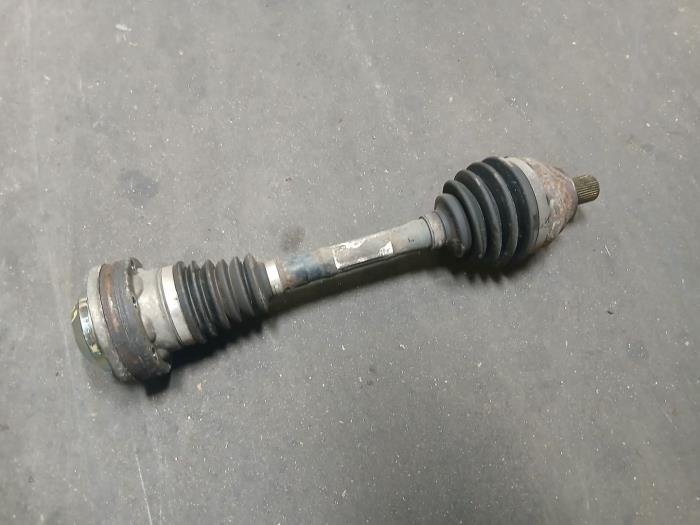 Gebruikte Aandrijfas links-voor Seat Alhambra (7N) 2.0 TDI 16V Prijs € 90,75 Inclusief btw aangeboden door Autohandel-Smet Gebroeders NV