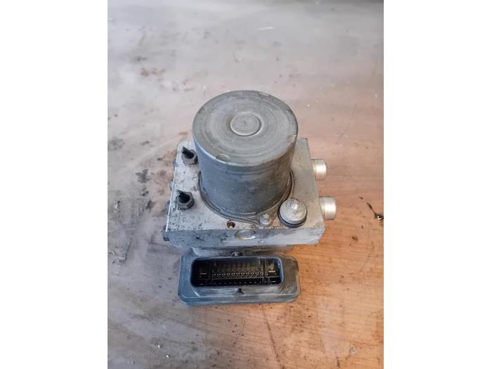 Gebruikte ABS Pomp Mercedes Sprinter 5t (906.15/906.25) 519 CDI, BlueTEC V6 24V Prijs op aanvraag aangeboden door Autohandel-Smet Gebroeders NV