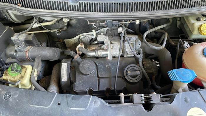 Gebruikte Motor Volkswagen Transporter T5 1.9 TDi Prijs op aanvraag aangeboden door Autohandel-Smet Gebroeders NV
