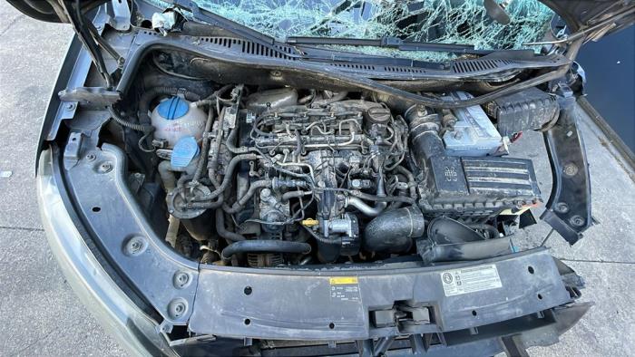 Gebruikte Motor Volkswagen Caddy Combi III (2KB,2KJ) 2.0 TDI 16V DPF Prijs op aanvraag aangeboden door Autohandel-Smet Gebroeders NV