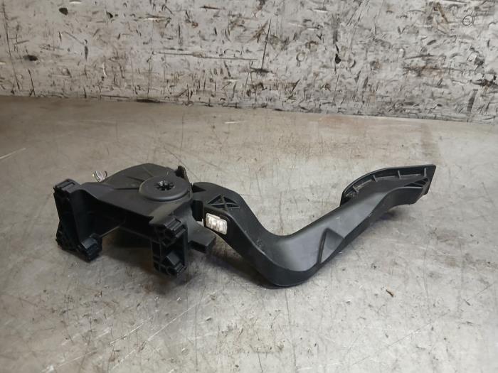 Gebruikte Sensor Gaspedaalpositie Jeep Renegade (BU) 1.0 GSE T3 12V Prijs € 60,50 Inclusief btw aangeboden door Autohandel-Smet Gebroeders NV