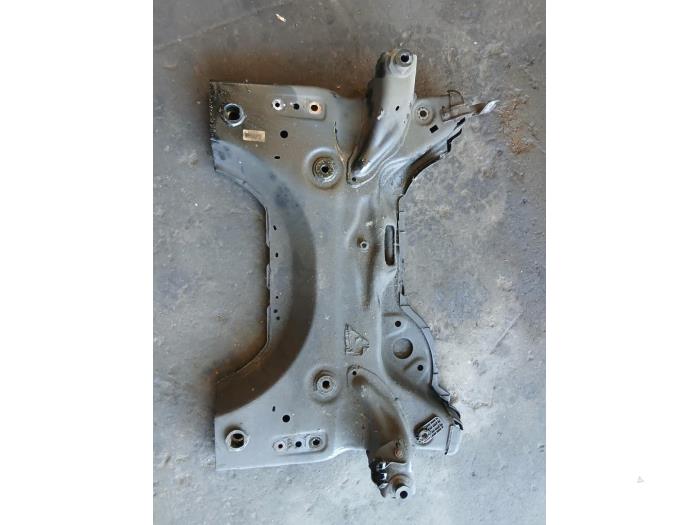 Gebruikte Subframe Peugeot Expert (V1/VA/VB/VE/VF/VT/VY) 1.5 BlueHDi 100 Prijs € 181,50 Inclusief btw aangeboden door Autohandel-Smet Gebroeders NV