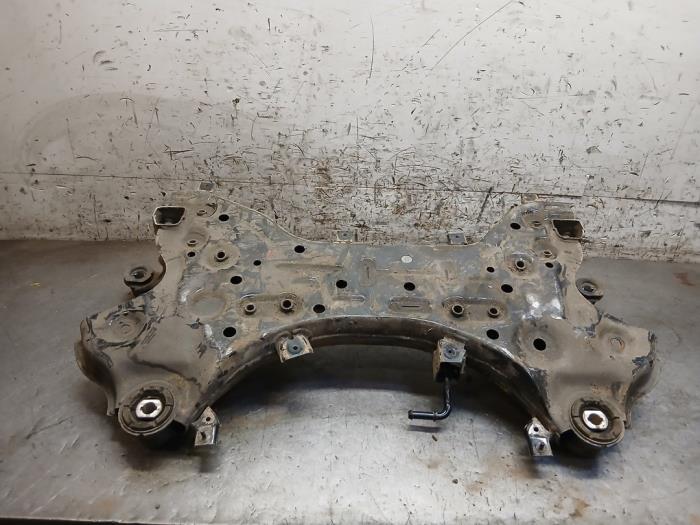 Gebruikte Subframe Kia Sportage (QL) 1.6 GDI 16V 4x2 Prijs € 250,00 Margeregeling aangeboden door Autohandel-Smet Gebroeders NV