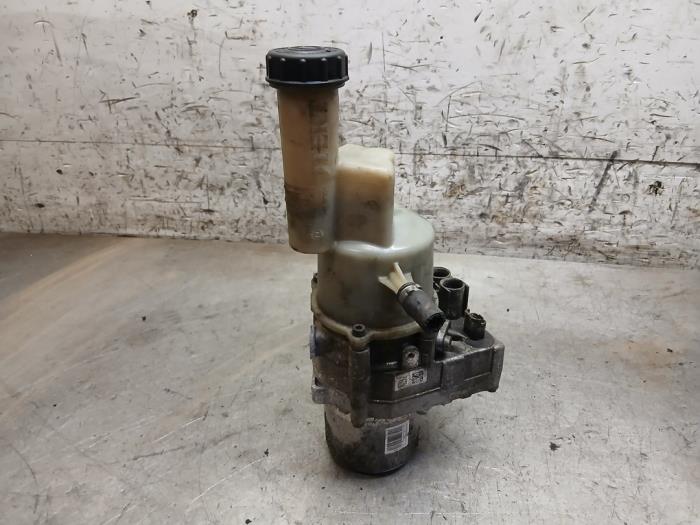 Gebruikte Pomp Servo Peugeot Expert (V1/VA/VB/VE/VF/VT/VY) 1.5 BlueHDi 100 Prijs € 544,50 Inclusief btw aangeboden door Autohandel-Smet Gebroeders NV
