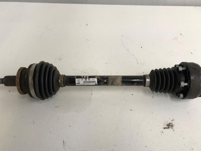 Gebruikte Steekas links-voor Volkswagen Polo IV (9N1/2/3) 1.2 Prijs € 55,00 Margeregeling aangeboden door Autodemontage van der Iest