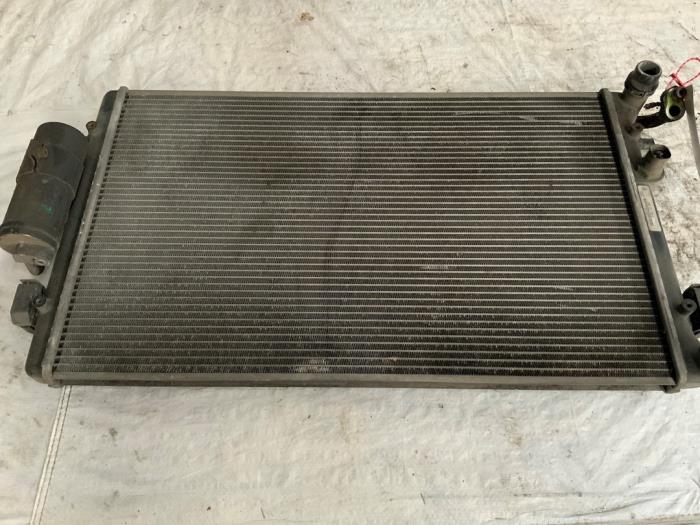 Gebruikte Radiateur Audi A3 (8L1) 1.8 T 20V Prijs € 50,00 Margeregeling aangeboden door Autodemontage van der Iest