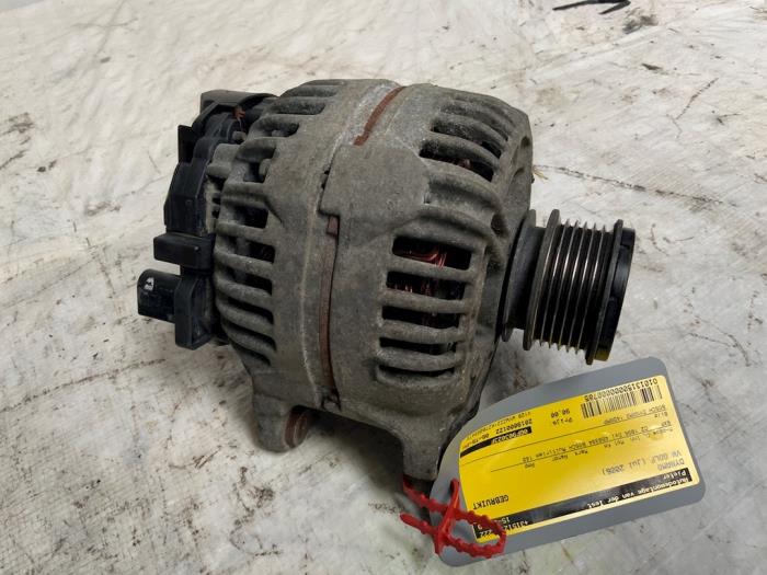 Gebruikte Dynamo Volkswagen Golf V (1K1) 1.9 TDI Prijs € 90,00 Margeregeling aangeboden door Autodemontage van der Iest
