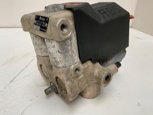 Gebruikte Computer ABS Mercedes C (W202) 2.2 C-220 16V Prijs € 70,00 Margeregeling aangeboden door Autodemontage van der Iest