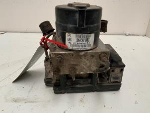Gebruikte ABS Pomp Mercedes C Combi (S202) 1.8 C180T 16V Prijs € 30,00 Margeregeling aangeboden door Autodemontage van der Iest
