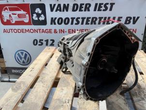 Gebruikte Versnellingsbak Mercedes E diesel (W124) 2.0 200 D Prijs € 175,00 Margeregeling aangeboden door Autodemontage van der Iest